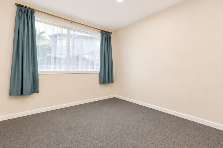 Photo of property in 4 Gallony Avenue, Massey, Auckland, 0614