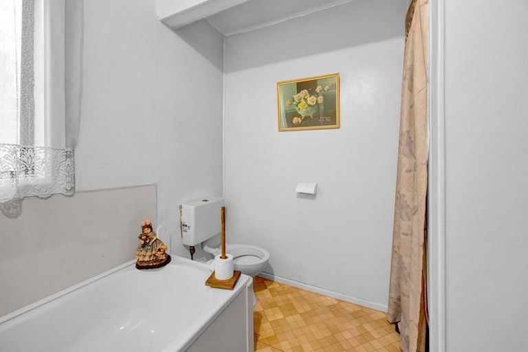 Photo of property in 31 Allison Street, Opunake, 4616