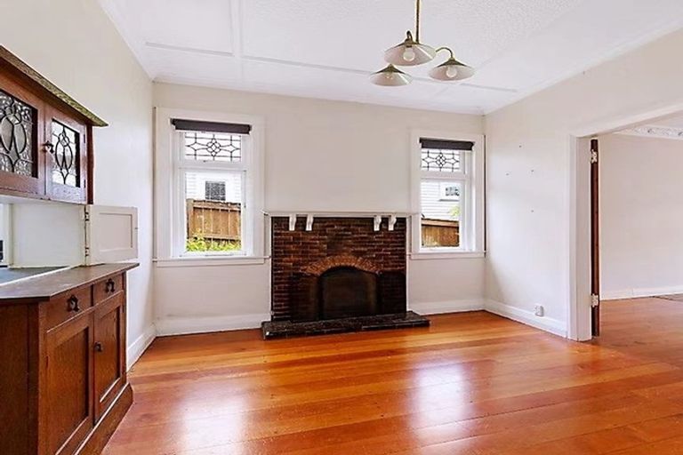 Photo of property in 343 Karori Road, Karori, Wellington, 6012