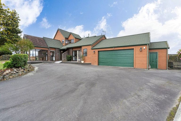 Photo of property in 27 Kawiu Road, Levin, 5510