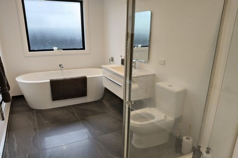Photo of property in 28 Mcquillan Avenue, Woodend, 7610
