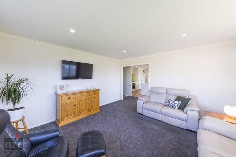 Photo of property in 20 George Street, Bulls, 4818