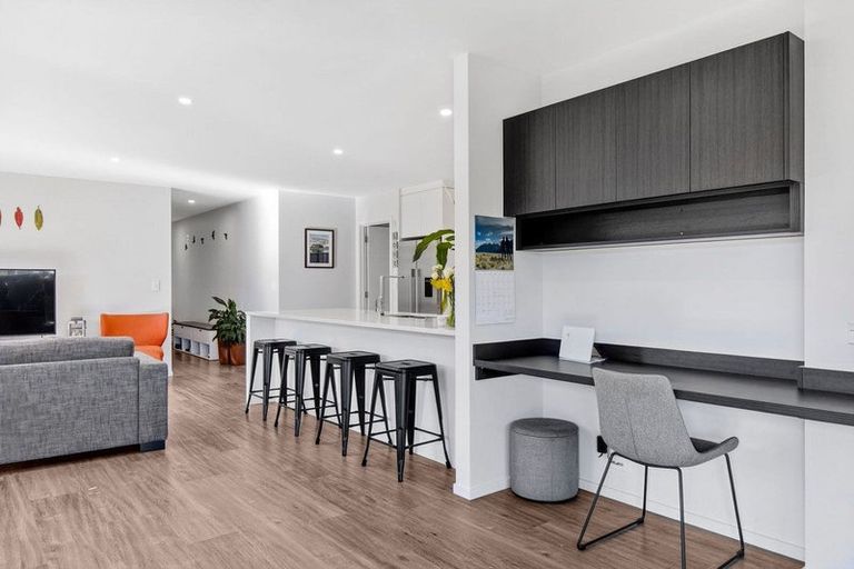 Photo of property in 14 Webber Street, Cambridge, 3434