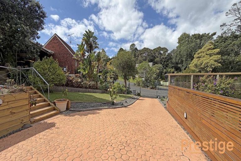 Photo of property in 29 Holyoake Place, Chatswood, Auckland, 0626