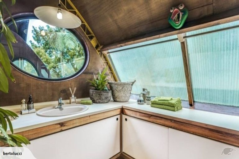 Photo of property in 81 Anawhata Road, Anawhata, New Lynn, 0772