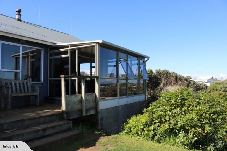 Photo of property in 17 Pingao Place, Waiinu Beach, Whanganui, 4588