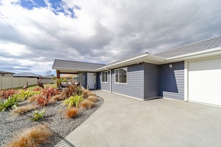 Photo of property in 18 Belgrove Place, Waipukurau, 4200