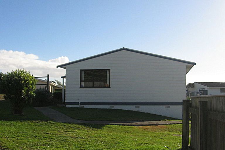 Photo of property in 9 Moki Street, Titahi Bay, Porirua, 5022