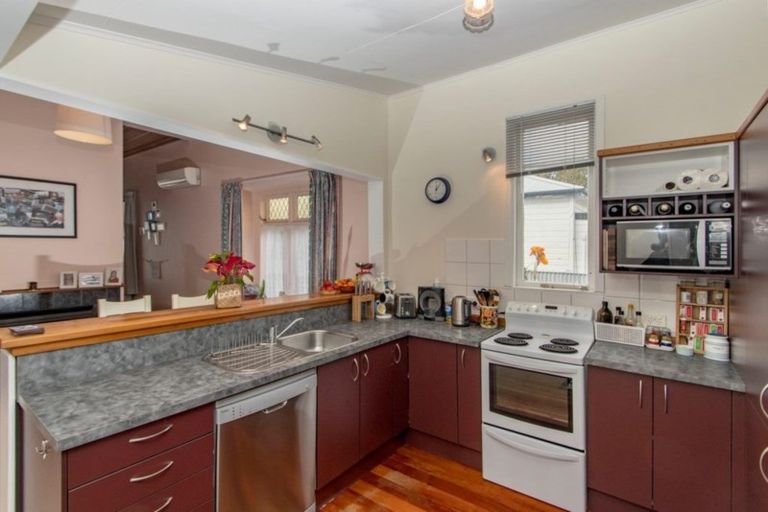 Photo of property in 109 Wellesley Road, Napier South, Napier, 4110