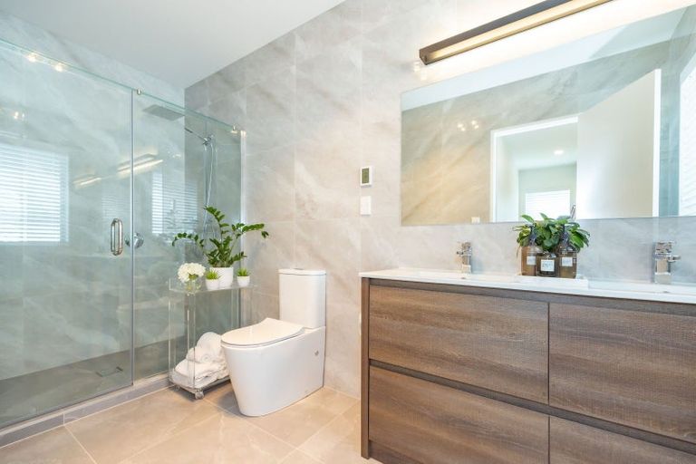 Photo of property in 32 Celestial Crescent, Orewa, 0931