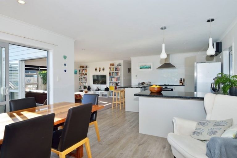 Photo of property in 30 Hamilton Drive, Wainui, Gisborne, 4010