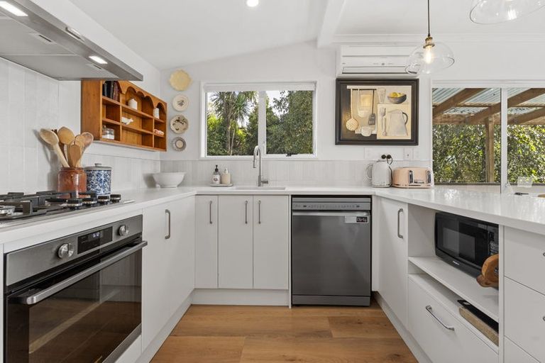 Photo of property in 59b Arran Road, Browns Bay, Auckland, 0630