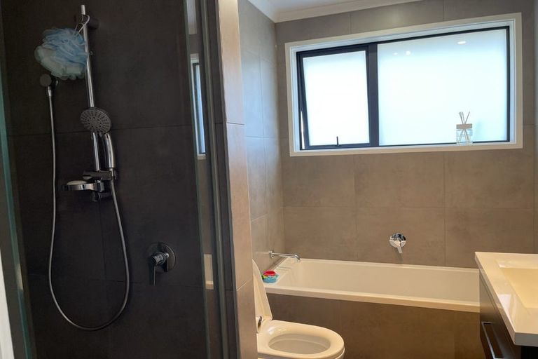 Photo of property in 1 Verdot Close, Kumeu, 0810