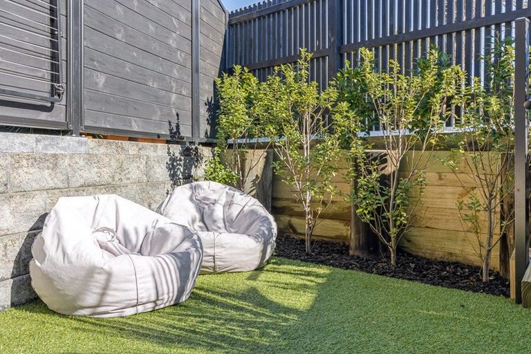 Photo of property in 8/3 Fairdale Place, Birkdale, Auckland, 0626