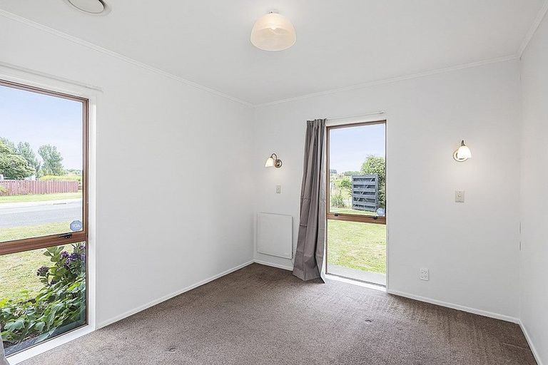 Photo of property in 1 Manawa Avenue, Raumati Beach, Paraparaumu, 5032