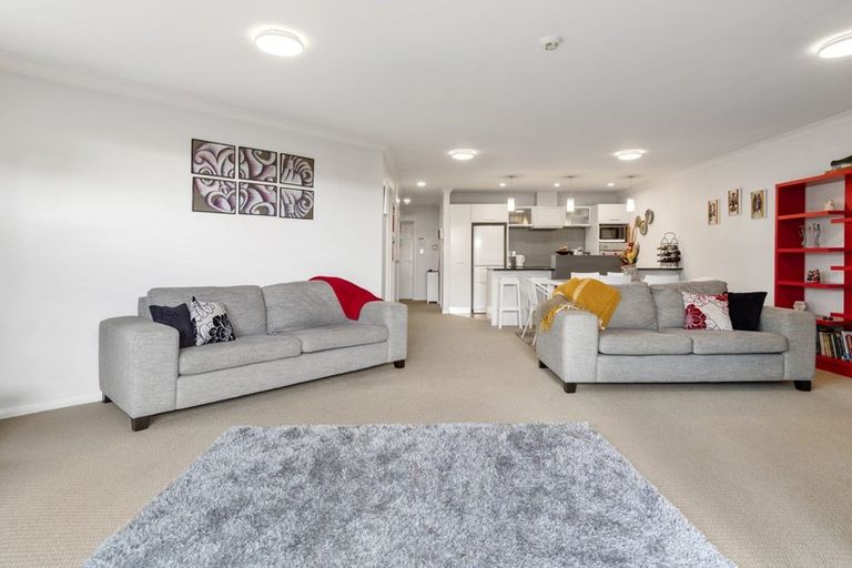 Photo of property in 6/235 Devonport Road, Tauranga, 3110