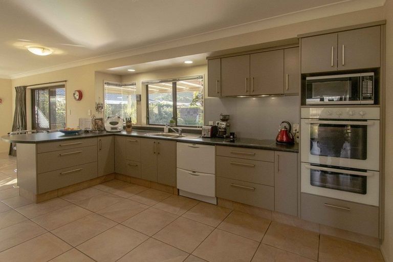 Photo of property in 18 Bishops Close, Greenmeadows, Napier, 4112
