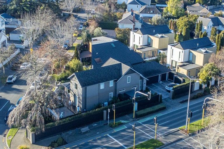 Photo of property in 2 Snowdon Road, Fendalton, Christchurch, 8052