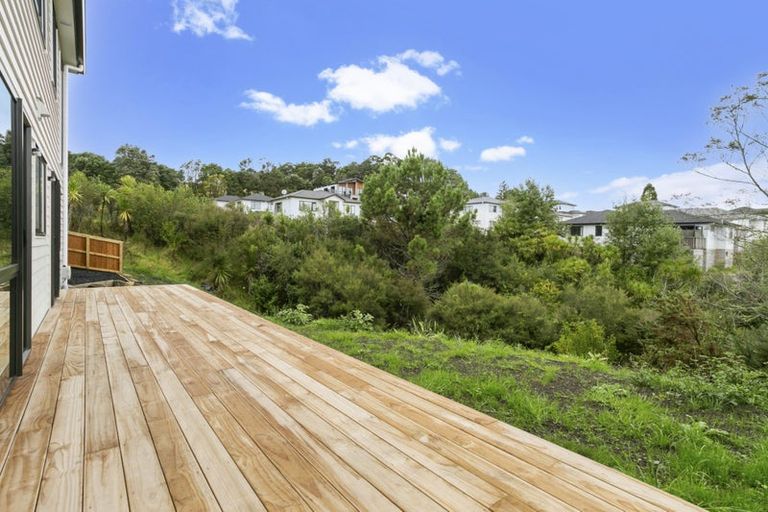 Photo of property in 5 Springhill Lane, Sunnyvale, Auckland, 0612