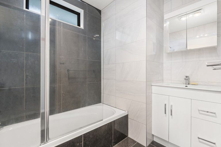 Photo of property in 28b Chelmarsh Place, Highbury, Palmerston North, 4412