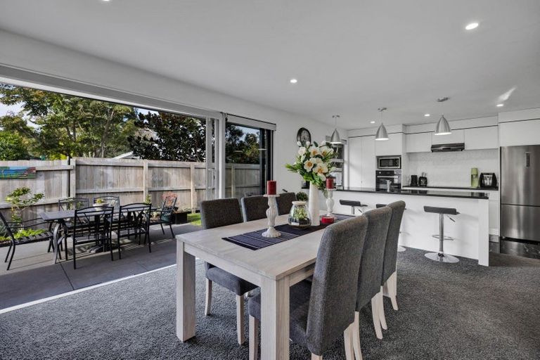 Photo of property in 17a Heta Road, Highlands Park, New Plymouth, 4312