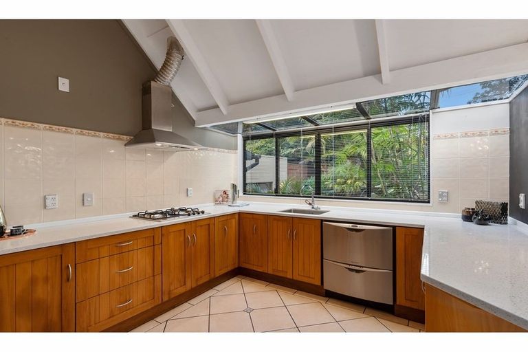 Photo of property in 29 Glencoe Road, Browns Bay, Auckland, 0630