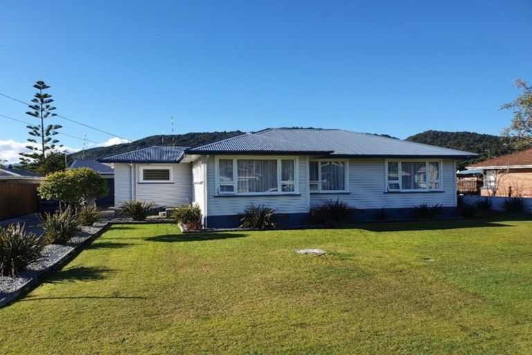 Photo of property in 53 Marlborough Street, Greymouth, 7805