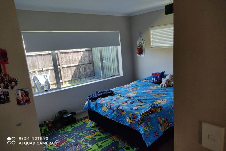 Photo of property in 35 Stranraer Crescent, Wattle Downs, Auckland, 2103