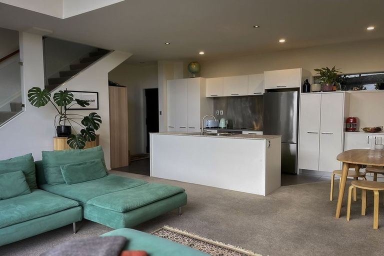 Photo of property in 76h Edmonton Road, Henderson, Auckland, 0612