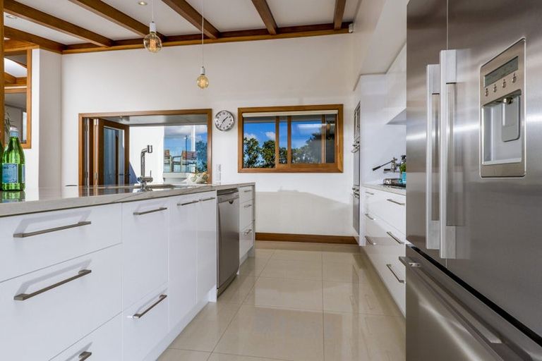 Photo of property in 16 Tizard Road, Birkenhead, Auckland, 0626