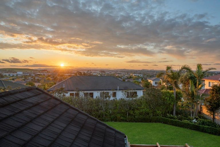 Photo of property in 49 Westerham Drive, Dannemora, Auckland, 2016