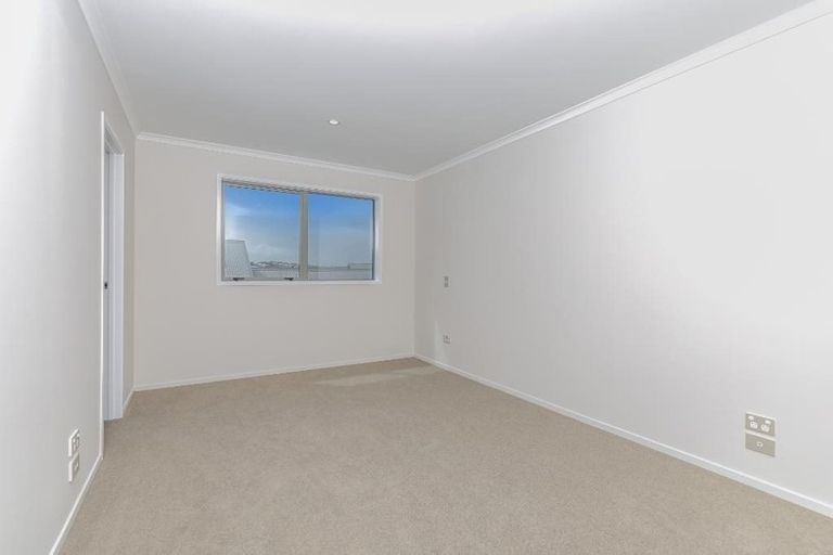 Photo of property in 5 Tuatua Road, Hobsonville, Auckland, 0616