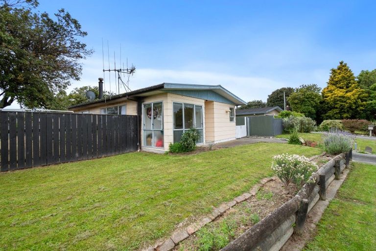 Photo of property in 12 Aitken Street, Bulls, 4818