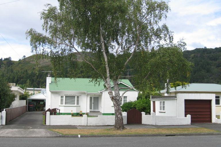 Photo of property in 11 Wilford Street, Wallaceville, Upper Hutt, 5018