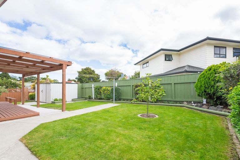 Photo of property in 597 Featherston Street, Roslyn, Palmerston North, 4414