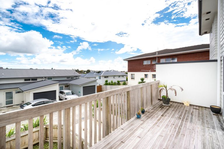 Photo of property in 55 Seymour Road, Sunnyvale, Auckland, 0612