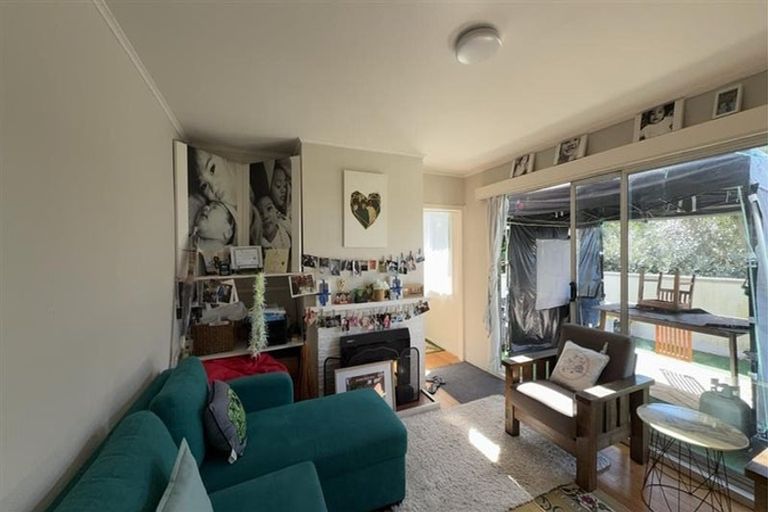 Photo of property in 26 Tiroroa Avenue, Te Atatu South, Auckland, 0610