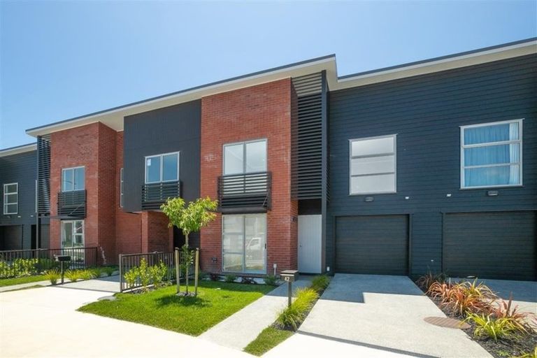 Photo of property in 42 Vincent Mcgrath Crescent, Swanson, Auckland, 0614