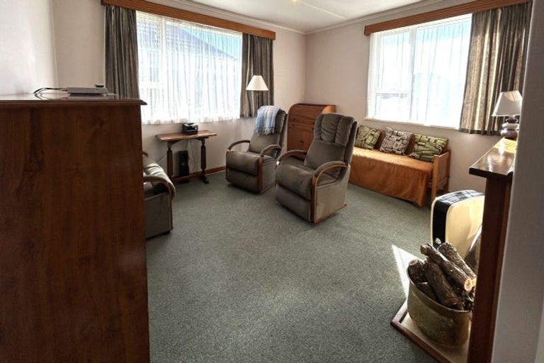 Photo of property in 6 Harlech Street, Oamaru North, Oamaru, 9400