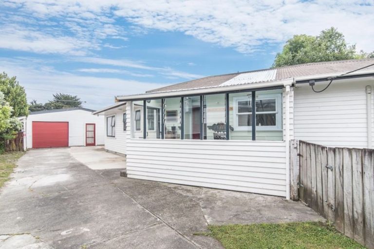 Photo of property in 7 Buckley Grove, Paraparaumu, 5032