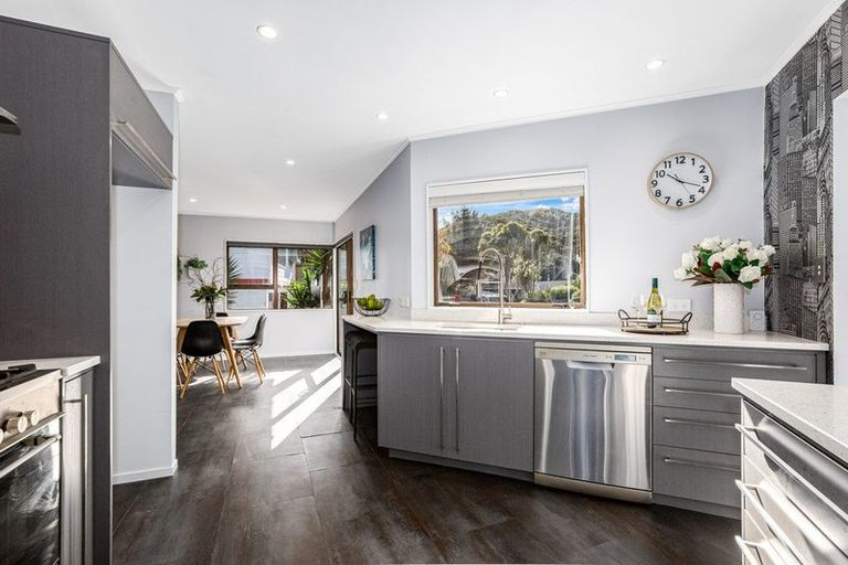 Photo of property in 6 Shackle Lane, Whitby, Porirua, 5024