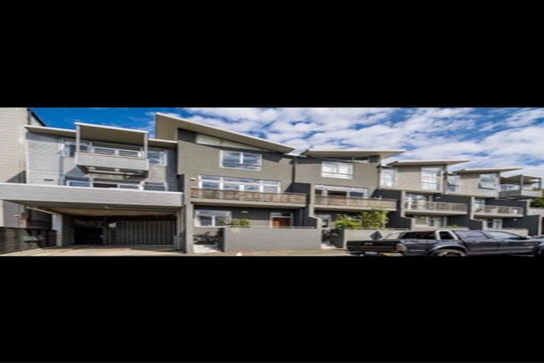 Photo of property in Mondrian Townhouses, 2/24 Hanson Street, Mount Cook, Wellington, 6021