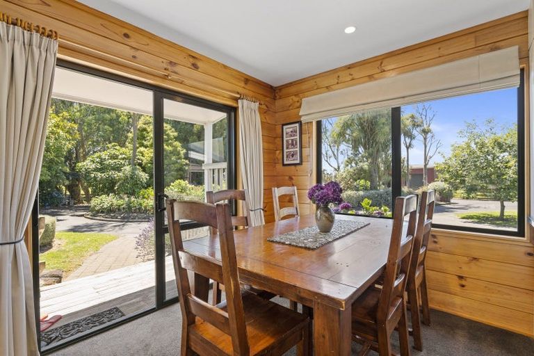 Photo of property in 90 Wirihana Road, Hawera, 4674