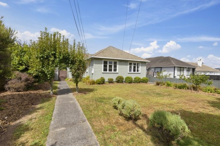 Photo of property in 126 Kowhai Street, Naenae, Lower Hutt, 5011