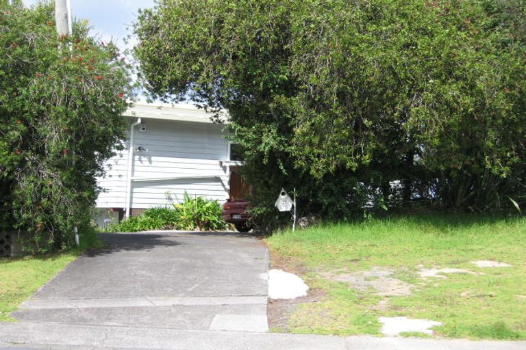 Photo of property in 15 Target Road, Totara Vale, Auckland, 0629
