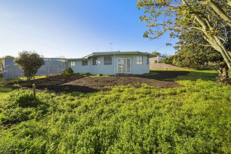 Photo of property in 26 Hira Street, Ohawe, Hawera, 4671