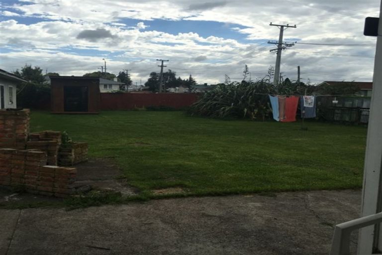 Photo of property in 21 Tongariro Street, Castlecliff, Whanganui, 4501