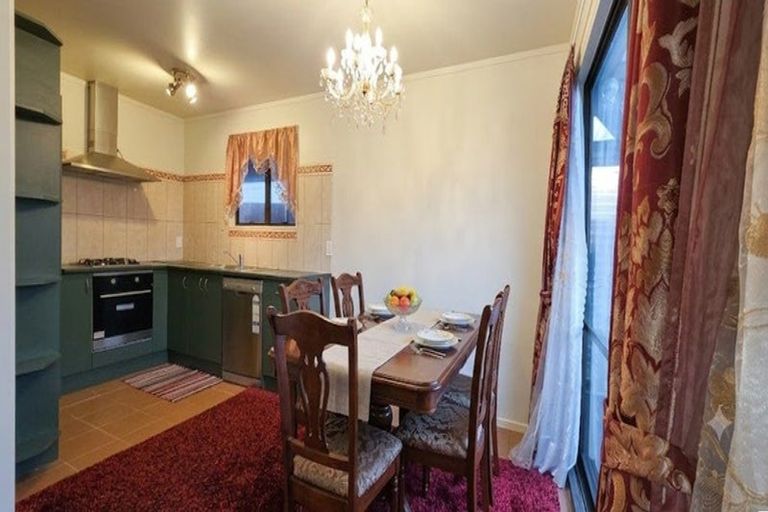 Photo of property in 17 Faram Place, Massey, Auckland, 0614