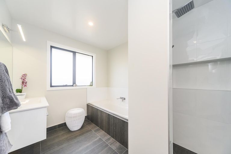 Photo of property in 19 Ashton Place, Highbury, Palmerston North, 4412