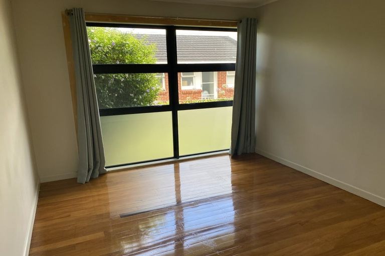 Photo of property in 15 Wainui Avenue, Point Chevalier, Auckland, 1022